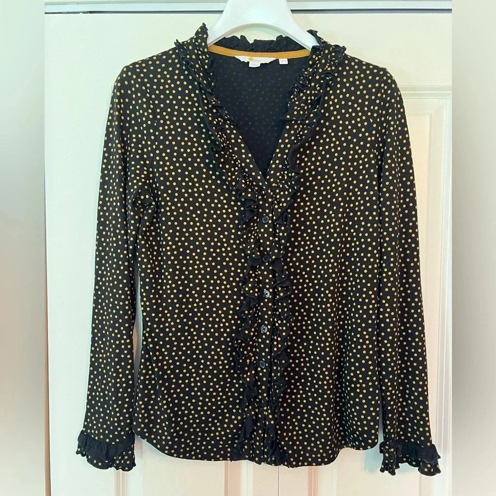 Boden ruffle polka dots long sleeve top. Size 6.